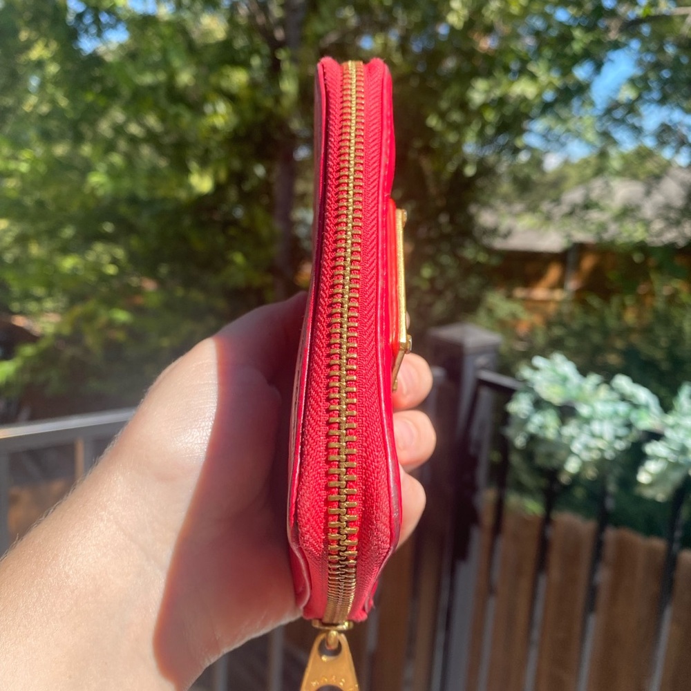 Marc By Marc Jacobs Red Leather Wristlet with Gold Plaque - Picture 9 of 10